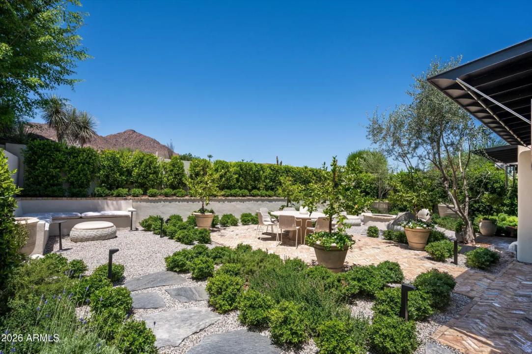 Real Estate Picture 30