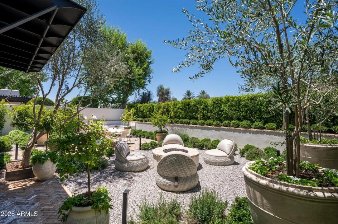 Real Estate Picture 33