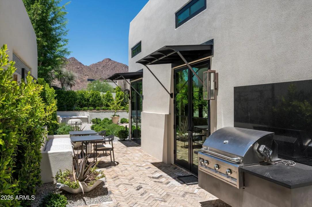 Real Estate Picture 37