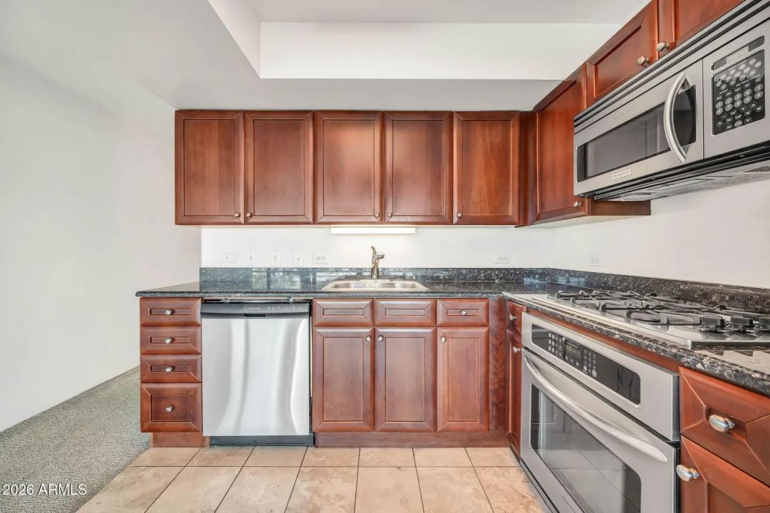 Real Estate Picture 9