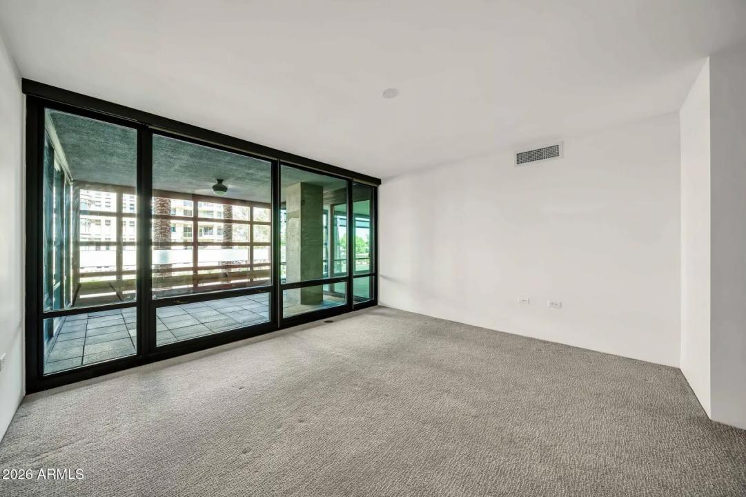 Real Estate Picture 14