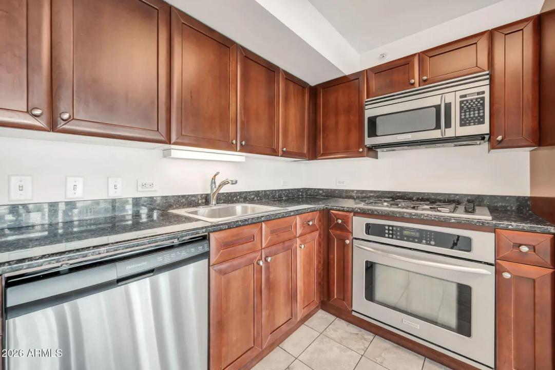 Real Estate Picture 6