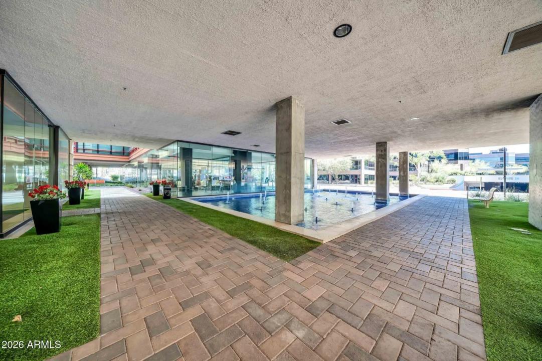 Real Estate Picture 24