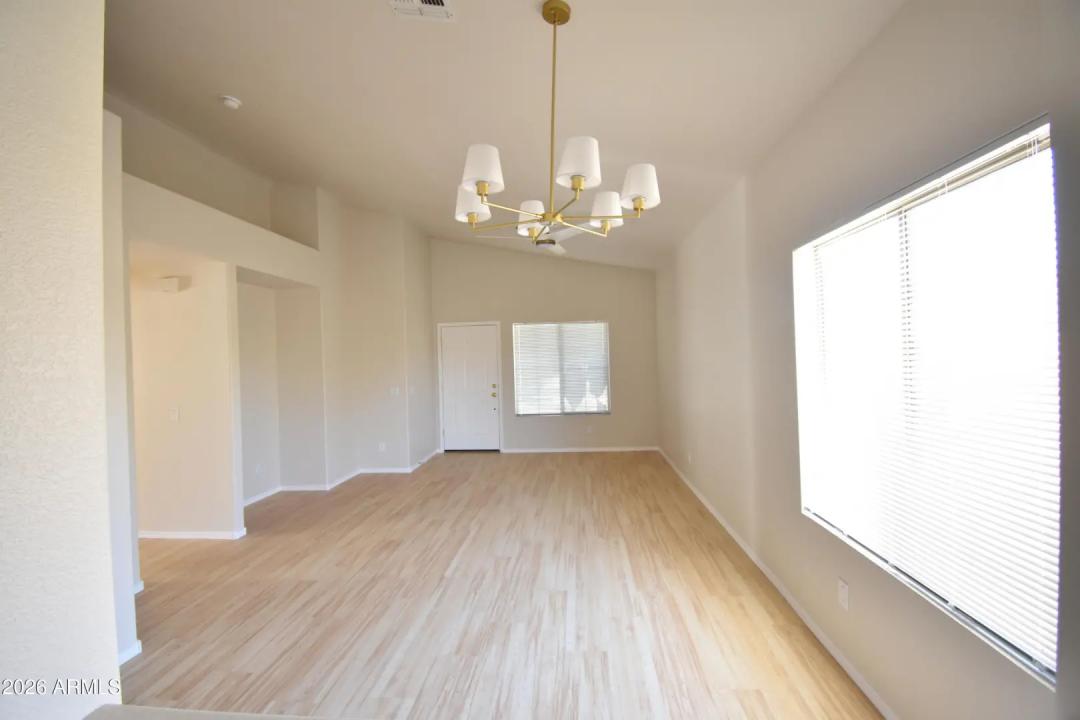 Real Estate Picture 5
