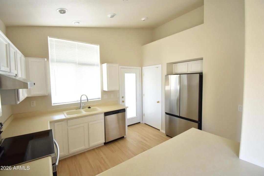 Real Estate Picture 6