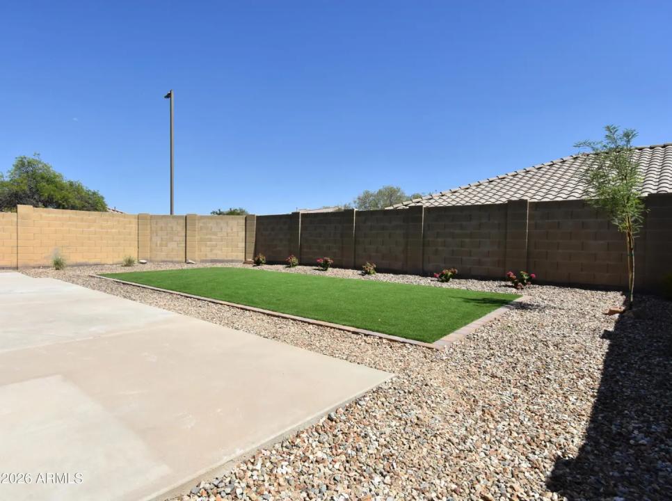Real Estate Picture 7