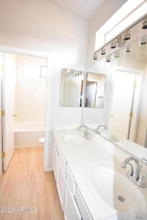 Real Estate Picture 9