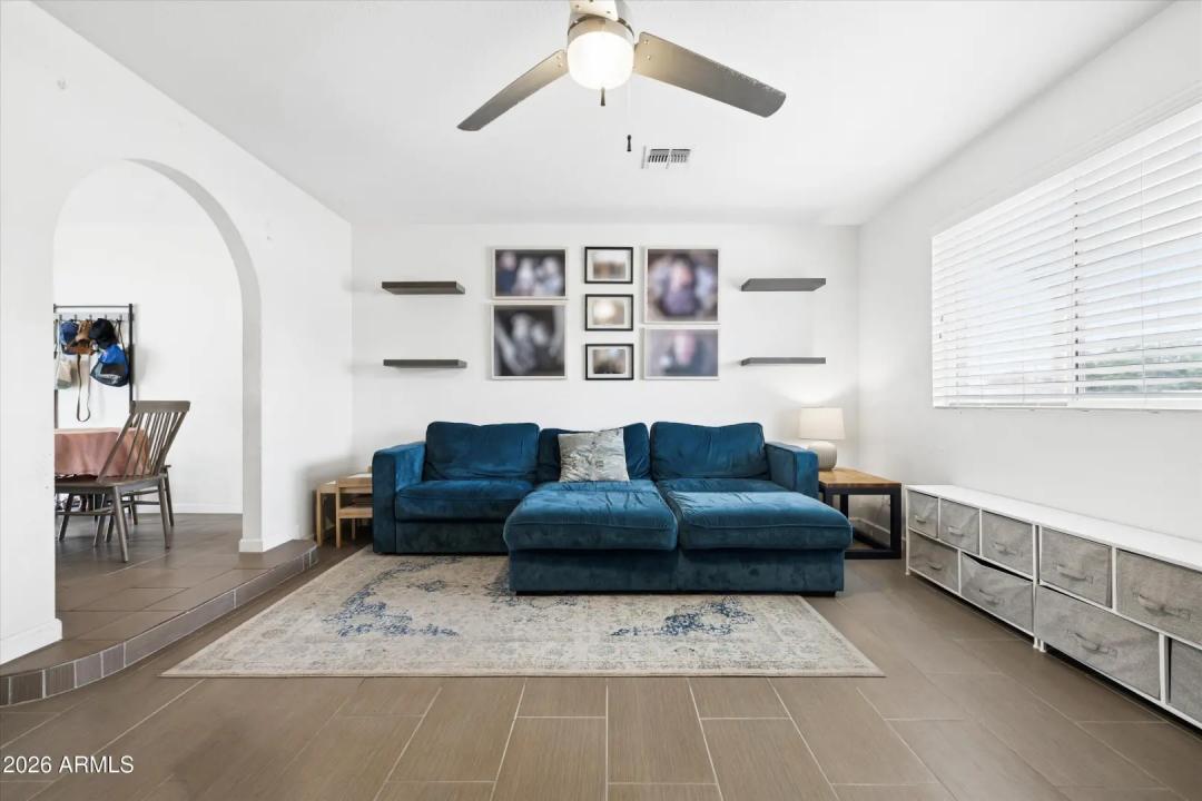 Real Estate Picture 7