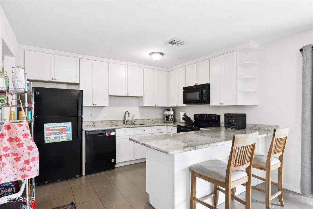 Real Estate Picture 10