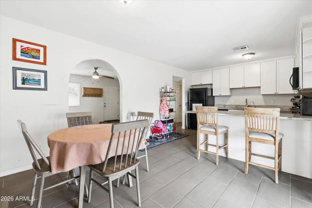 Real Estate Picture 13