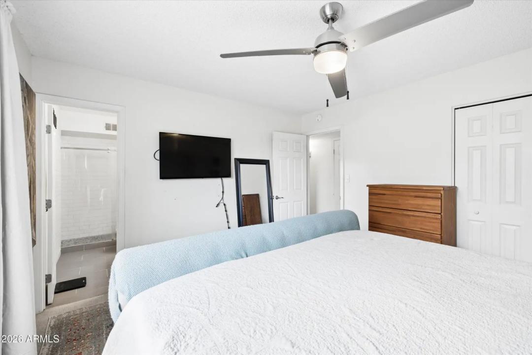 Real Estate Picture 18