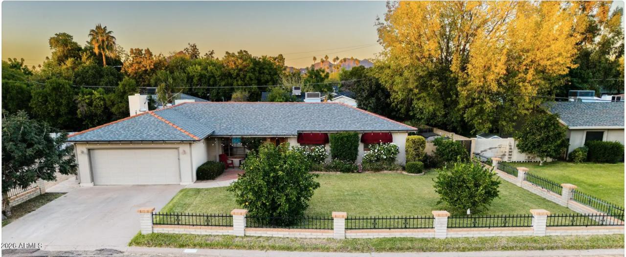 Real Estate Picture 3