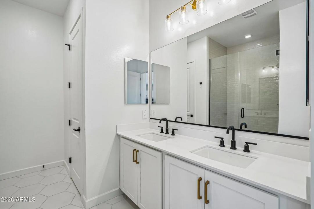Real Estate Picture 27