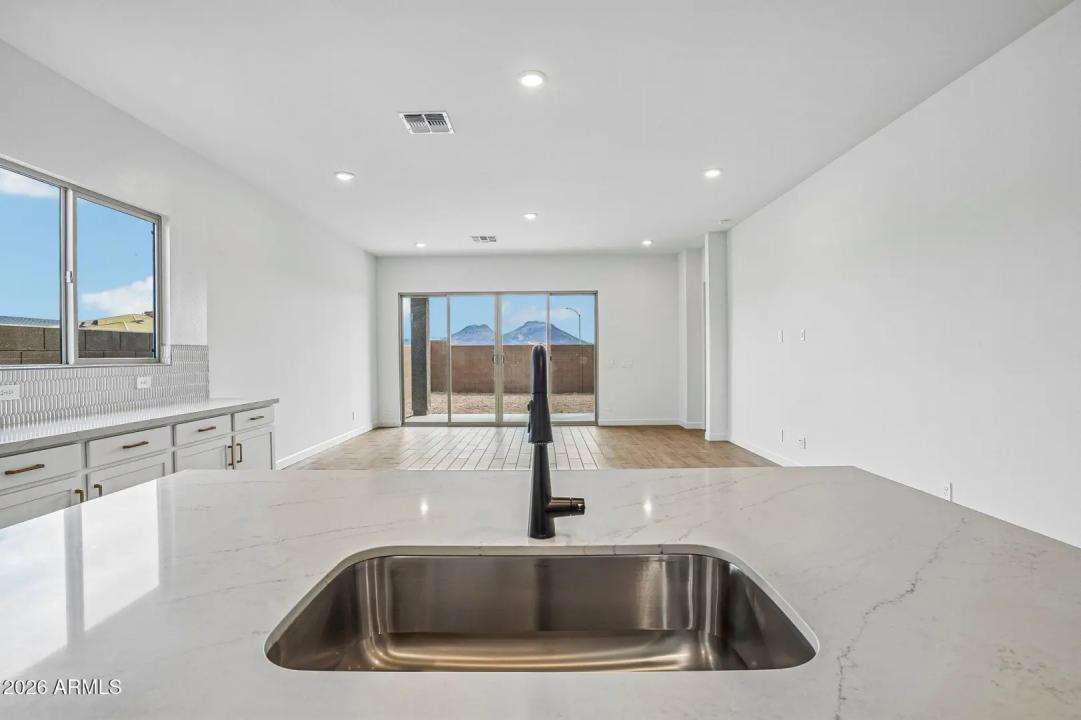 Real Estate Picture 13
