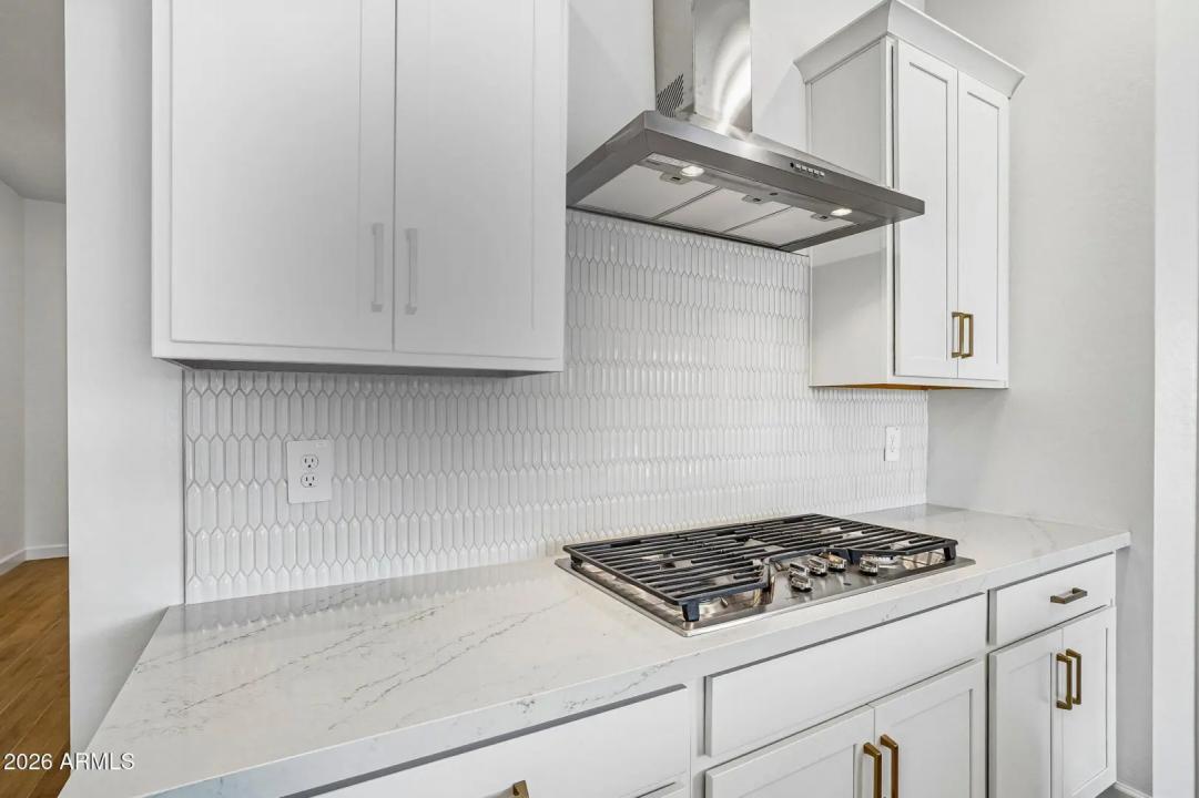 Real Estate Picture 15