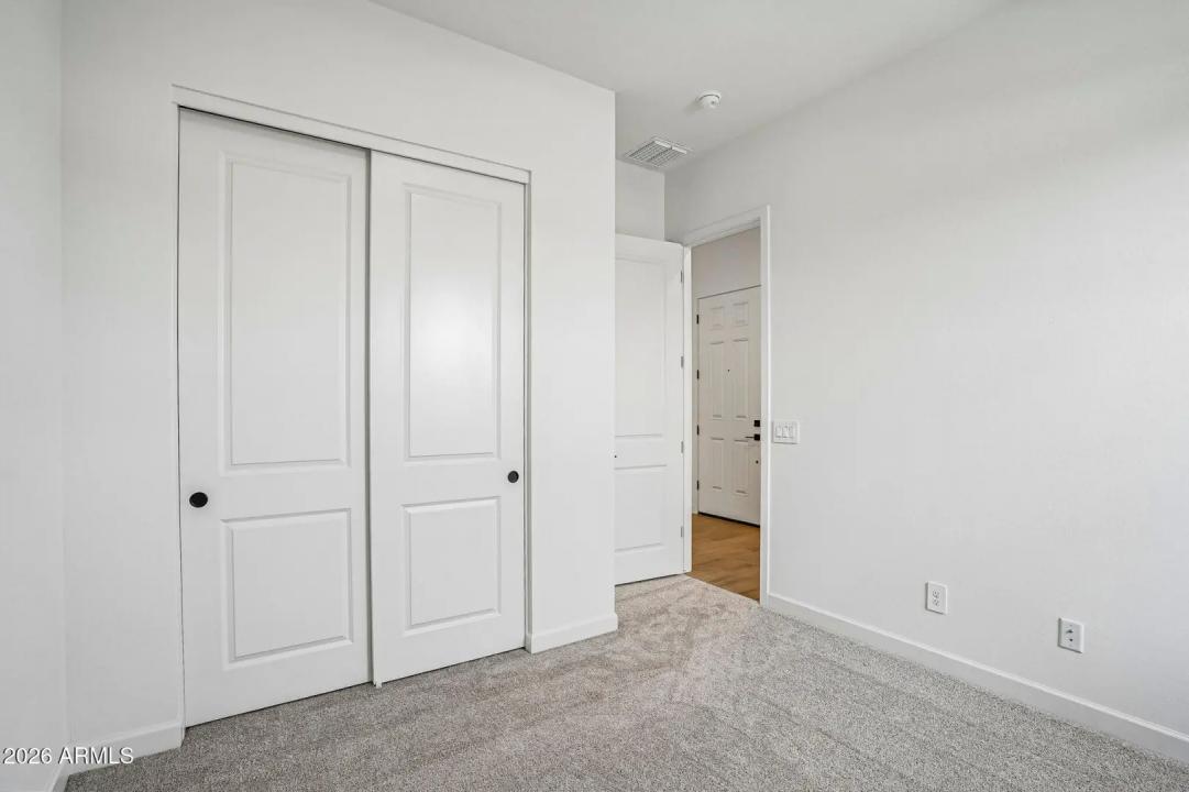 Real Estate Picture 17