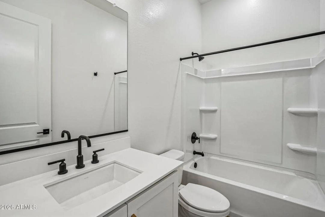 Real Estate Picture 18