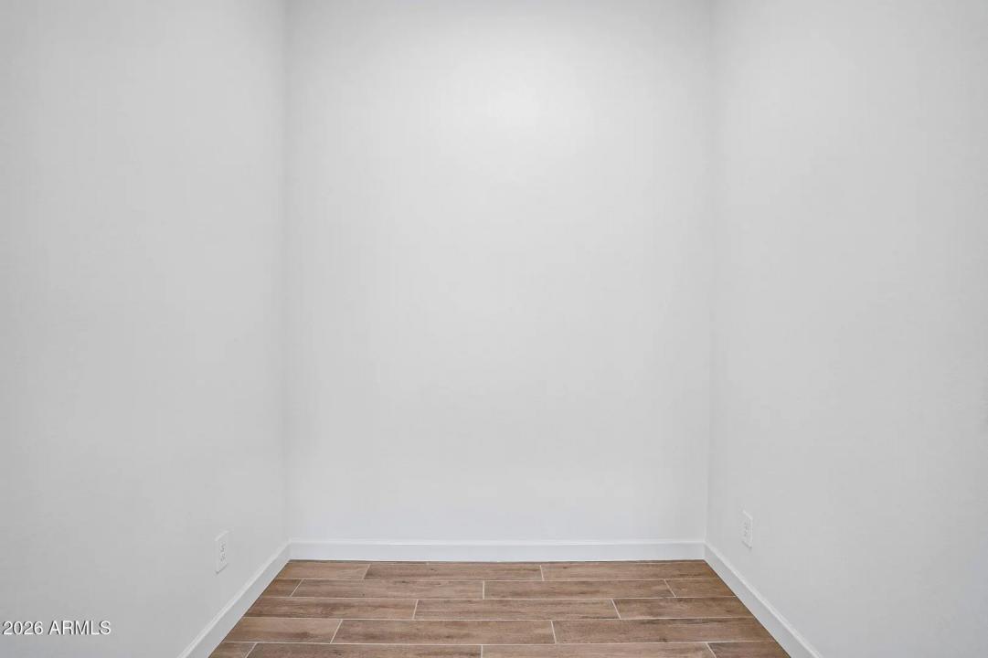 Real Estate Picture 23
