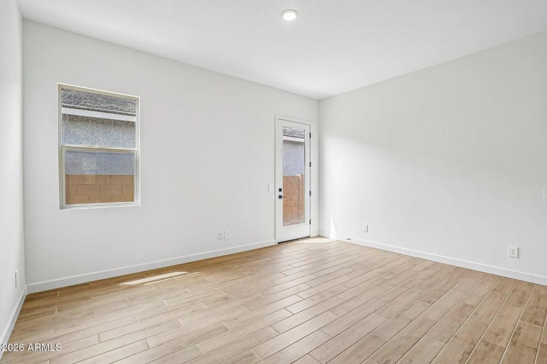 Real Estate Picture 25