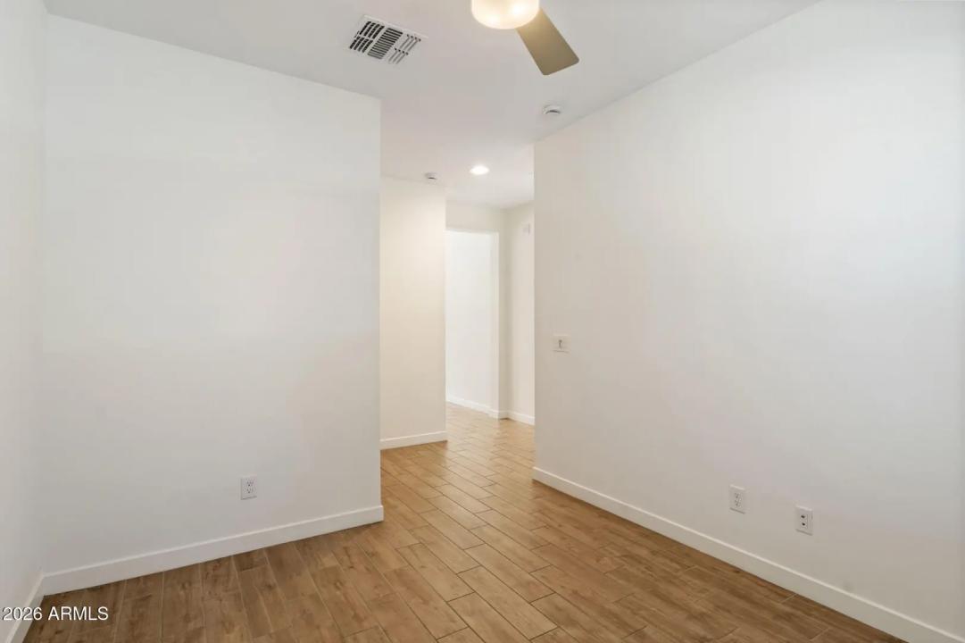 Real Estate Picture 3