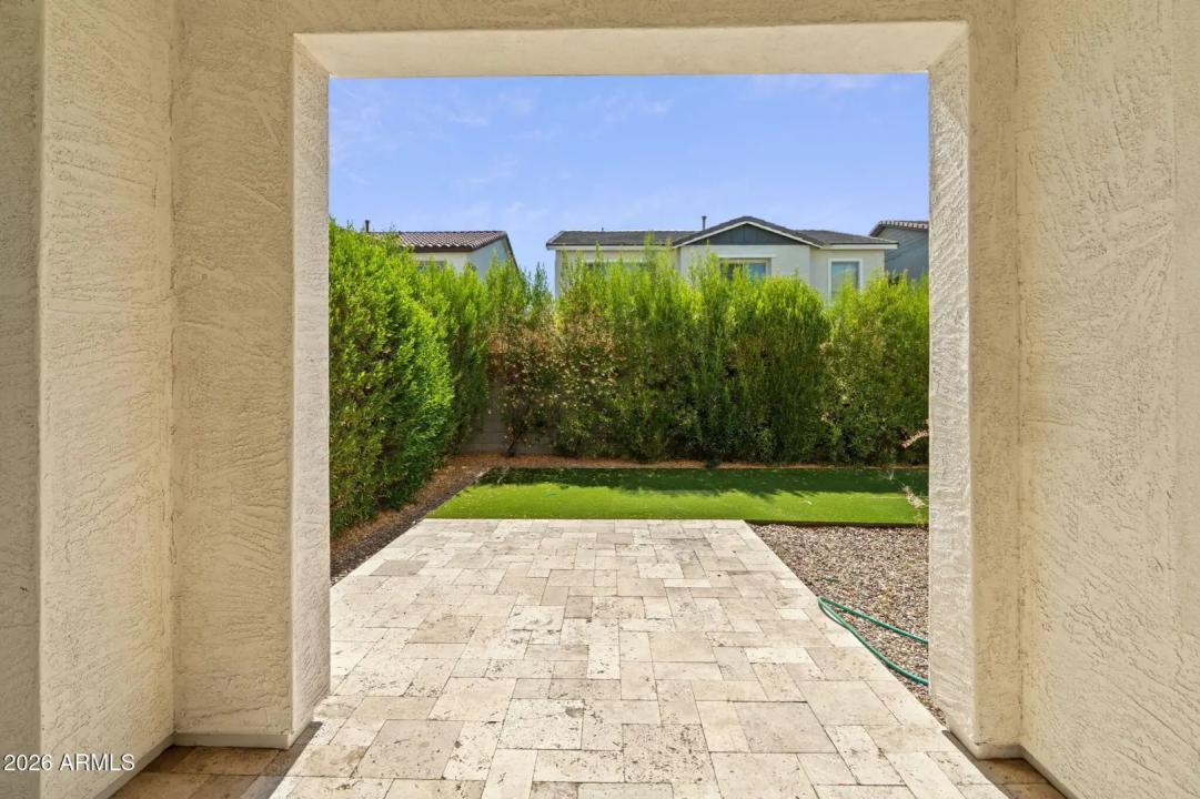 Real Estate Picture 12