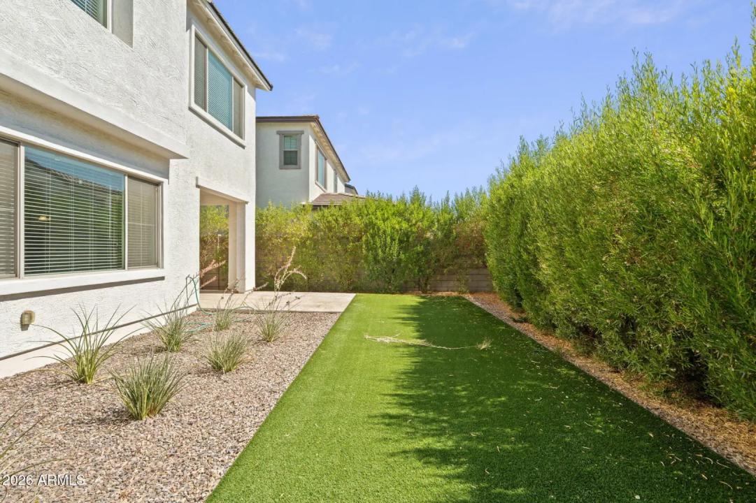 Real Estate Picture 14