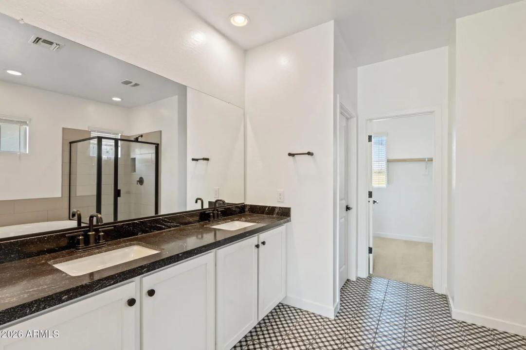 Real Estate Picture 21