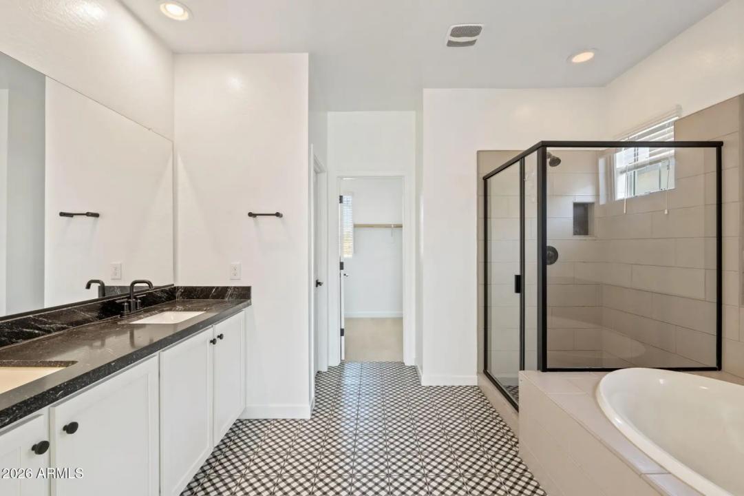 Real Estate Picture 22