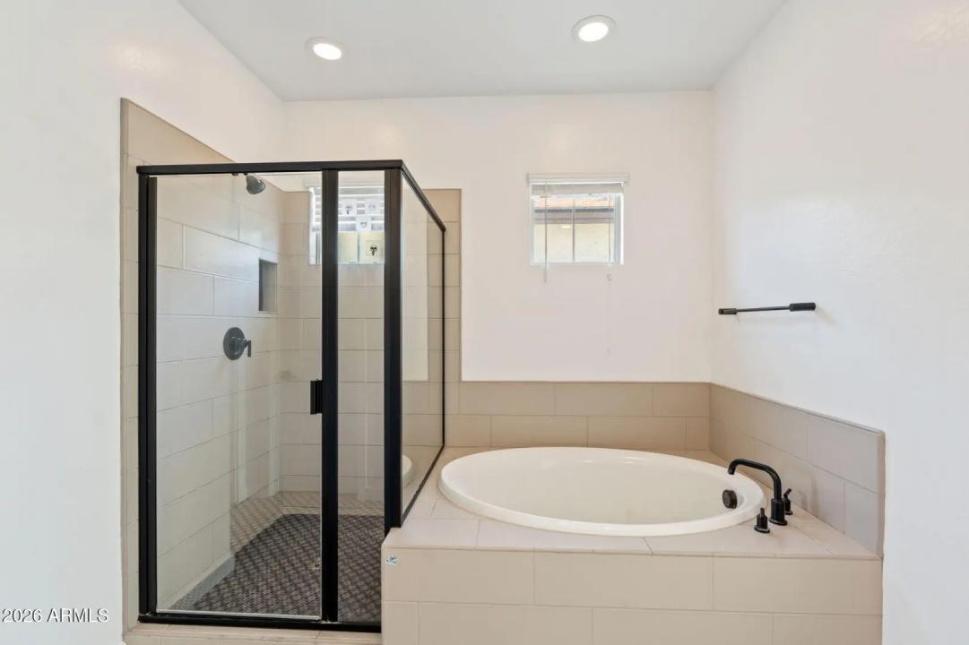 Real Estate Picture 23