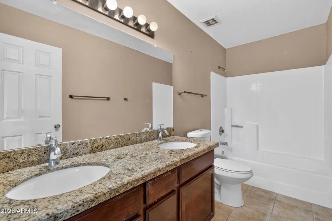 Real Estate Picture 40