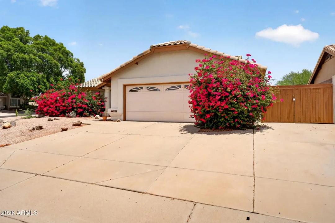 Real Estate Picture 3