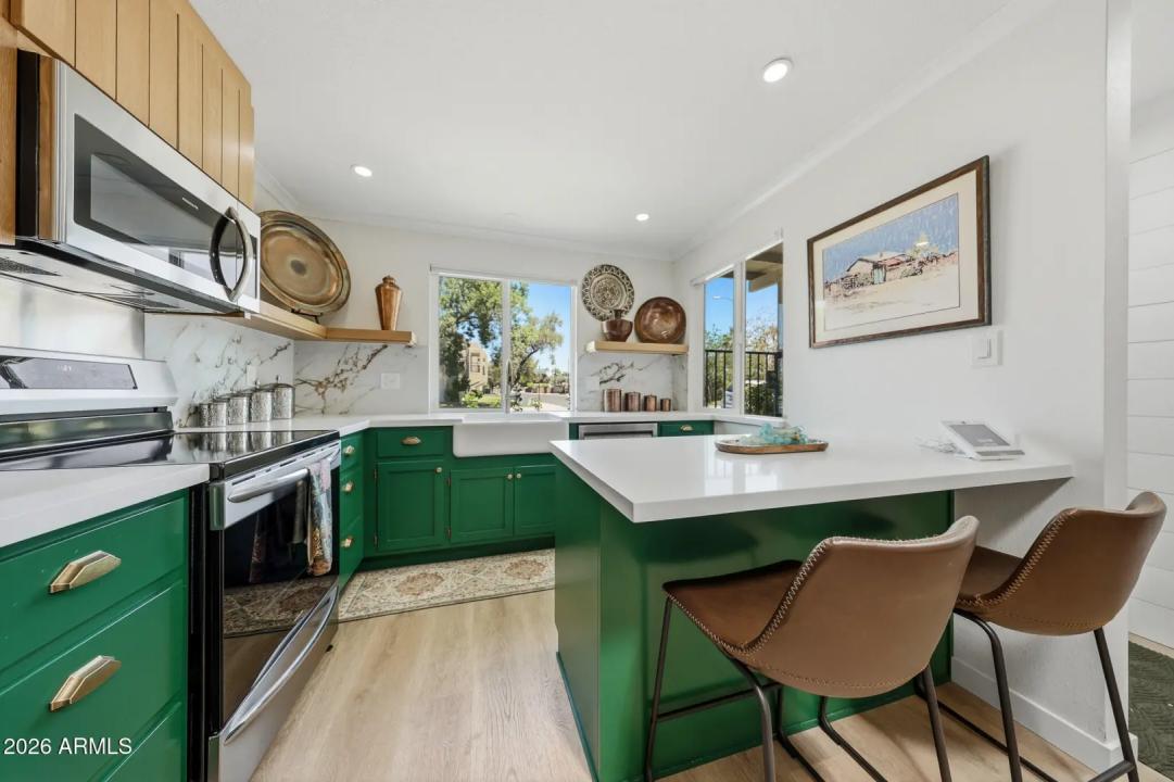 Real Estate Picture 5