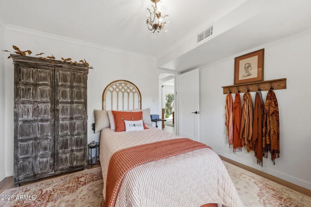 Real Estate Picture 13
