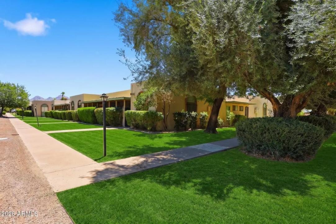Real Estate Picture 17