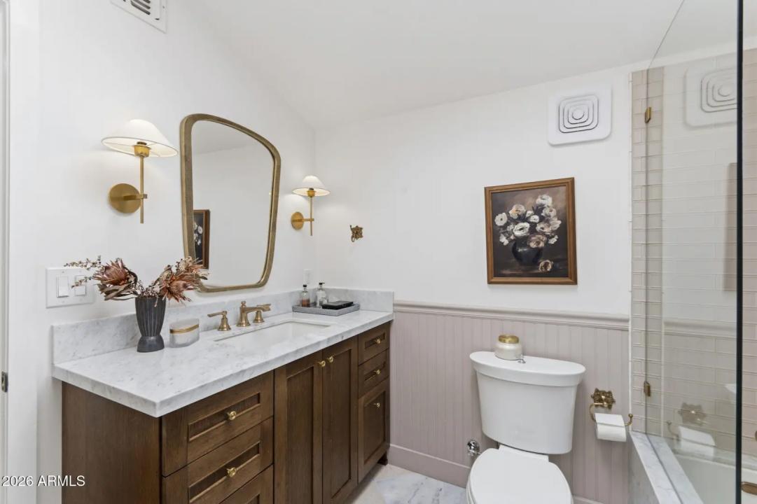 Real Estate Picture 16