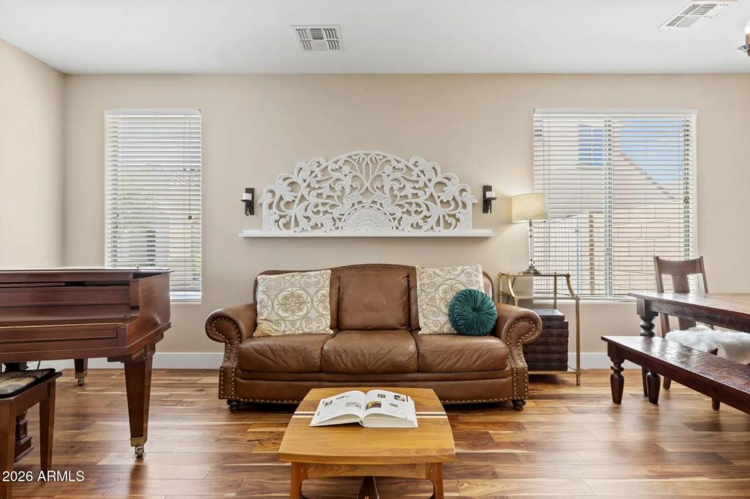 Real Estate Picture 8