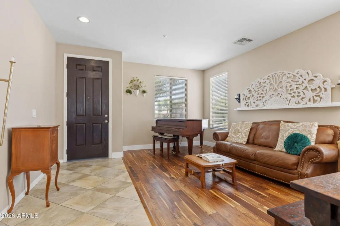 Real Estate Picture 7