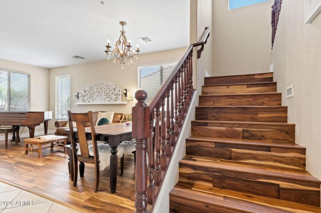 Real Estate Picture 18
