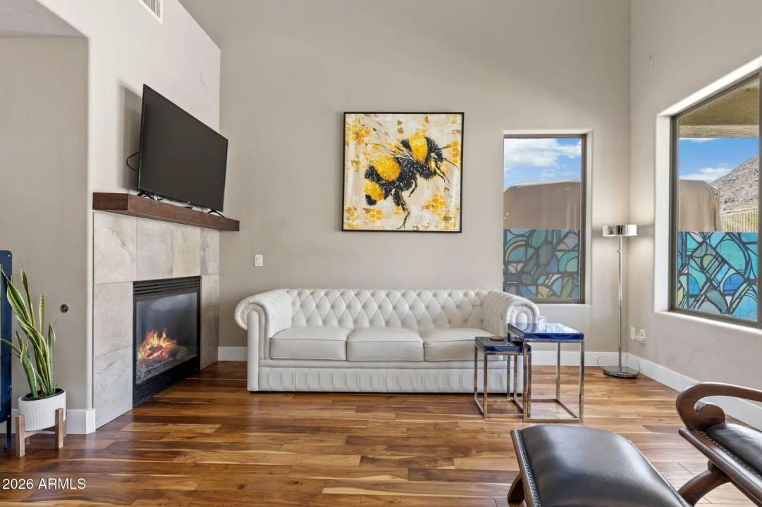 Real Estate Picture 10