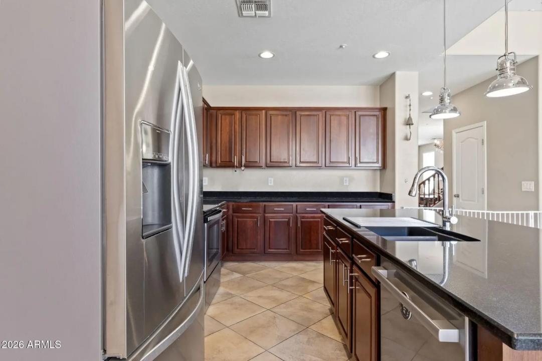 Real Estate Picture 16