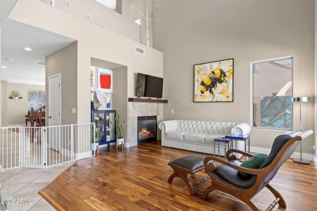 Real Estate Picture 12