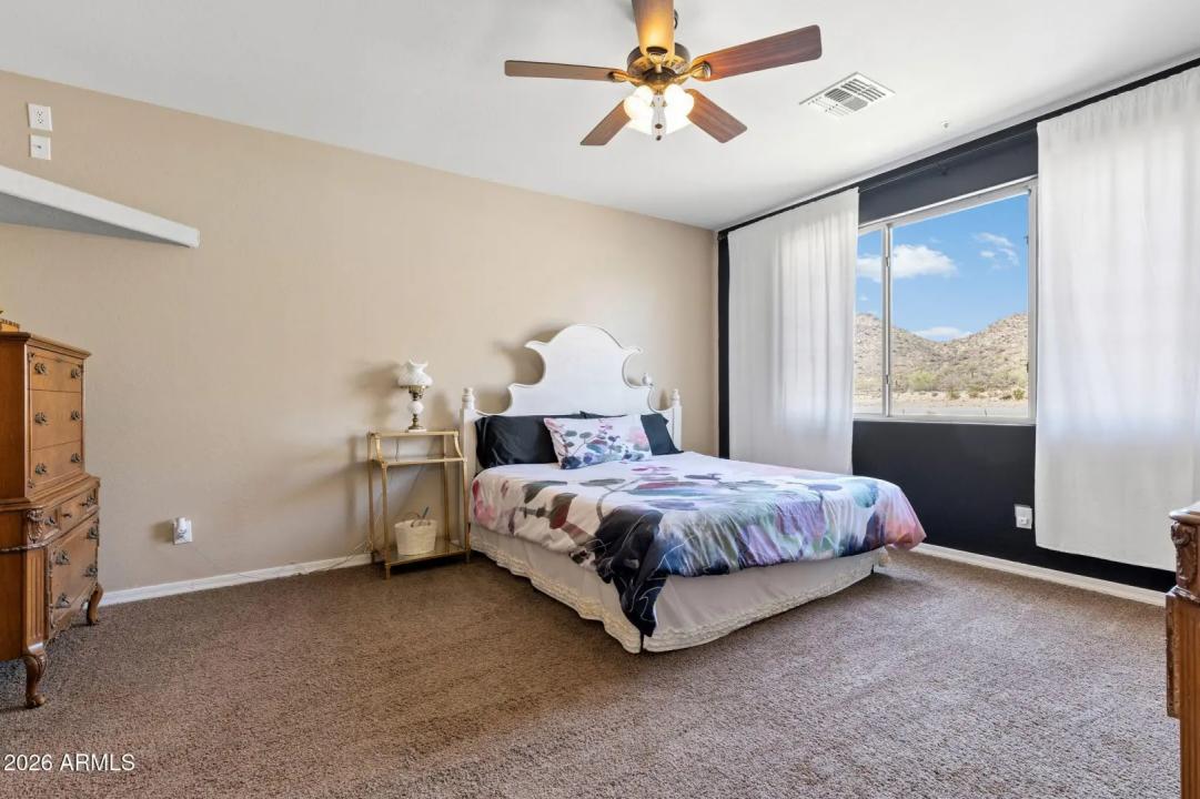 Real Estate Picture 23