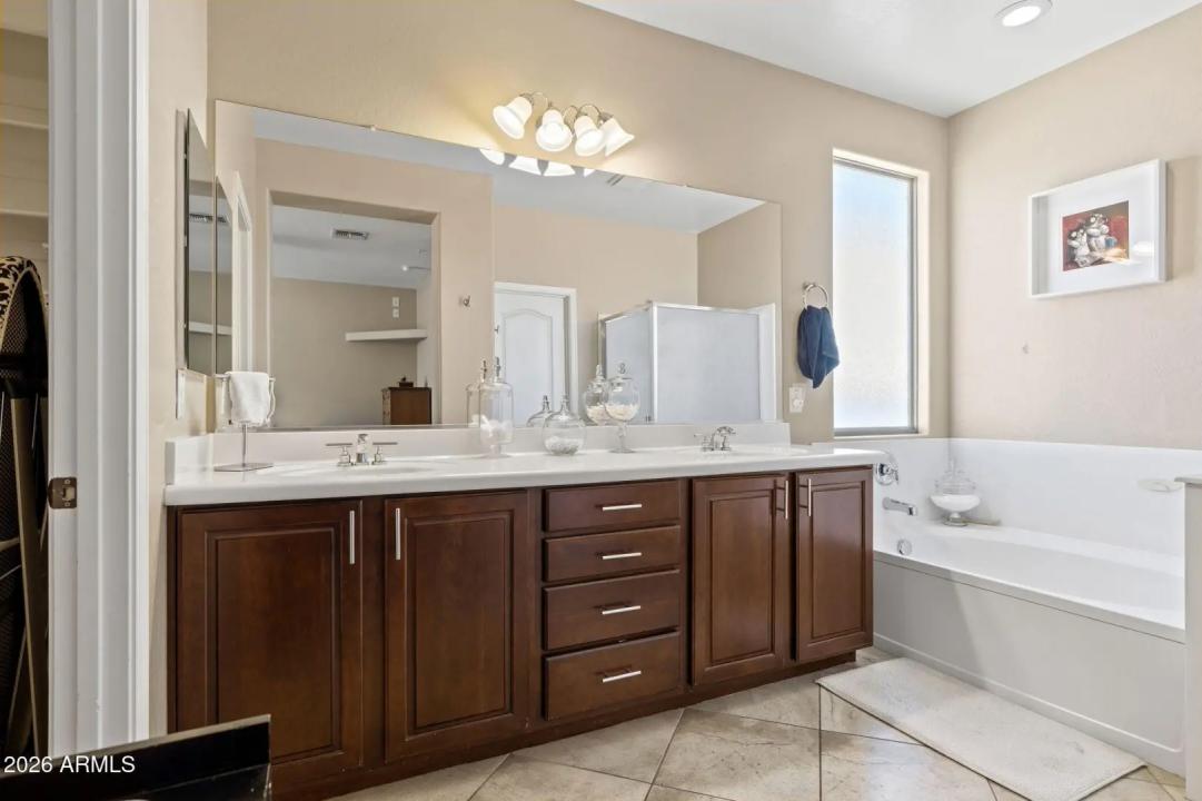 Real Estate Picture 25