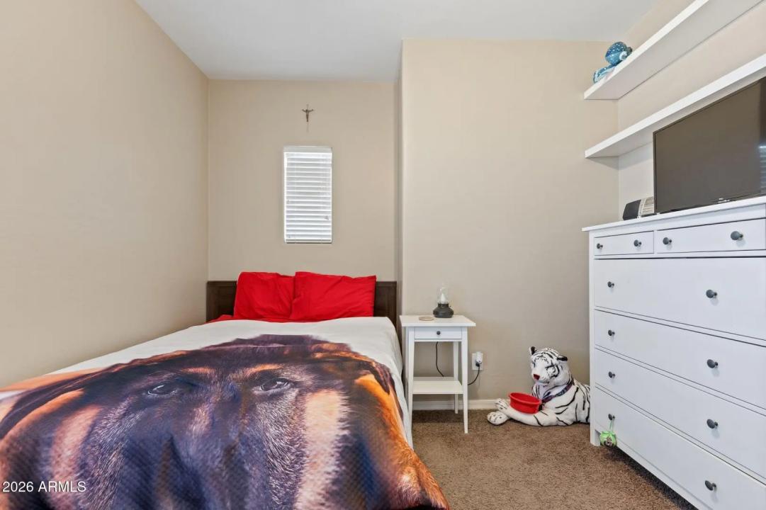 Real Estate Picture 33