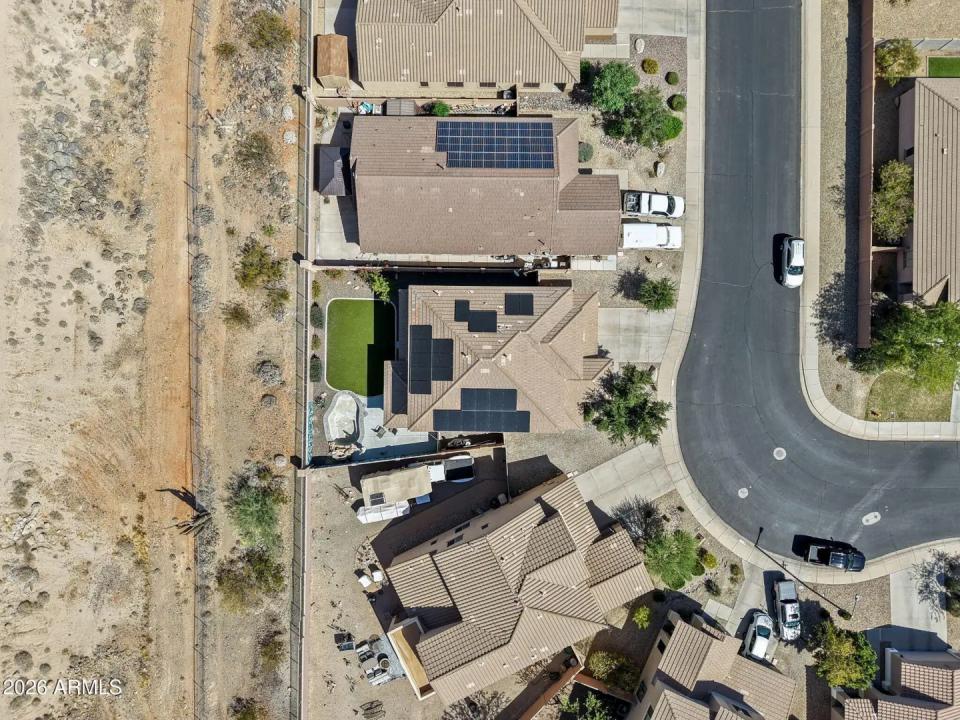 Real Estate Picture 4