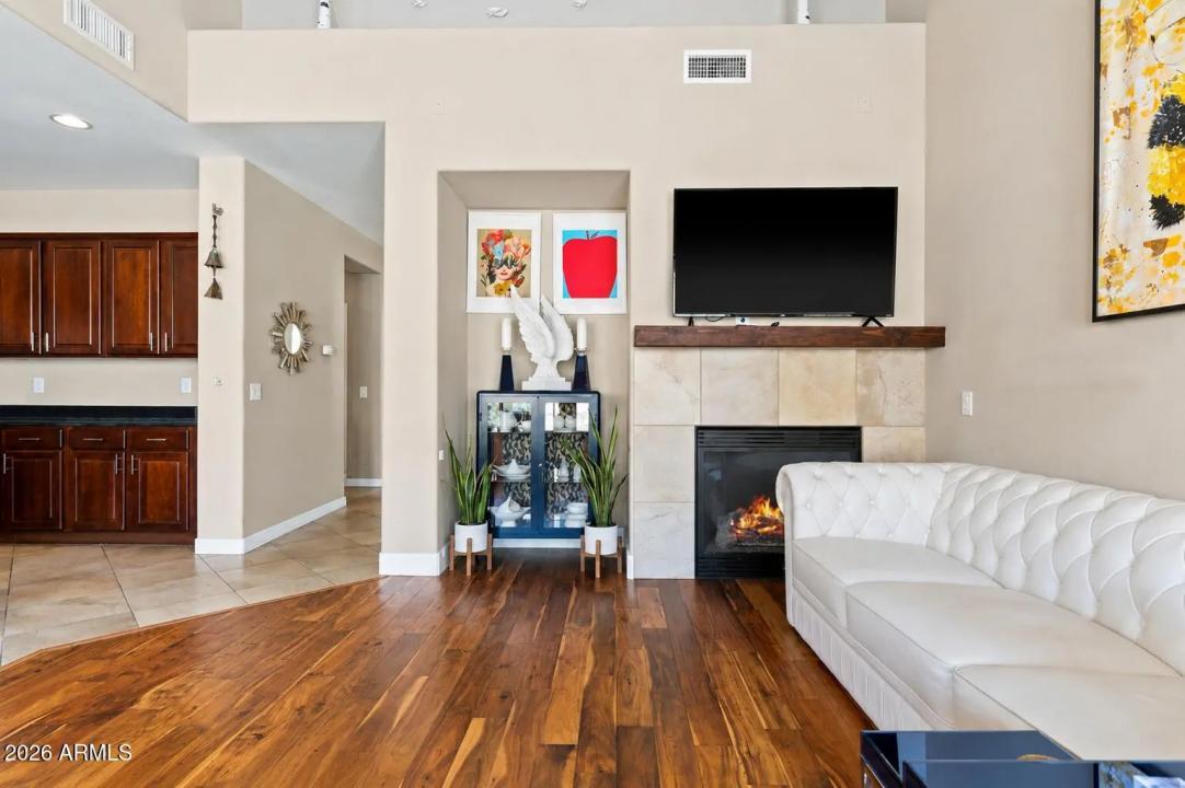 Real Estate Picture 10