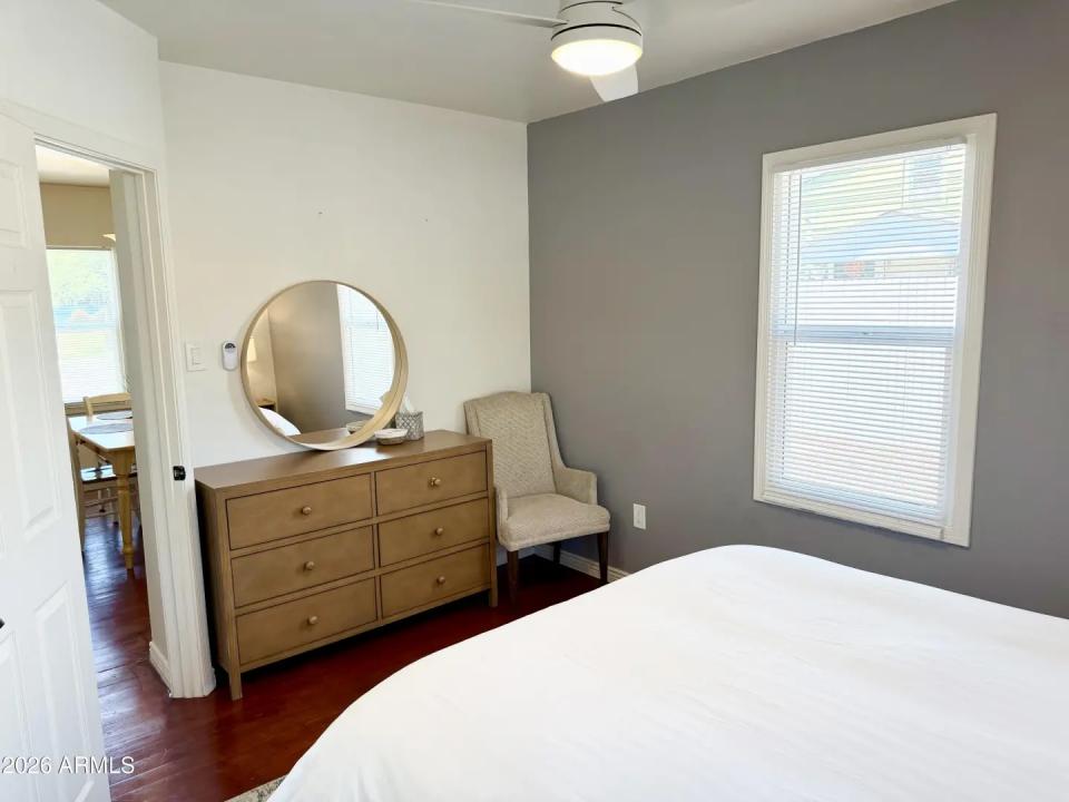Real Estate Picture 14