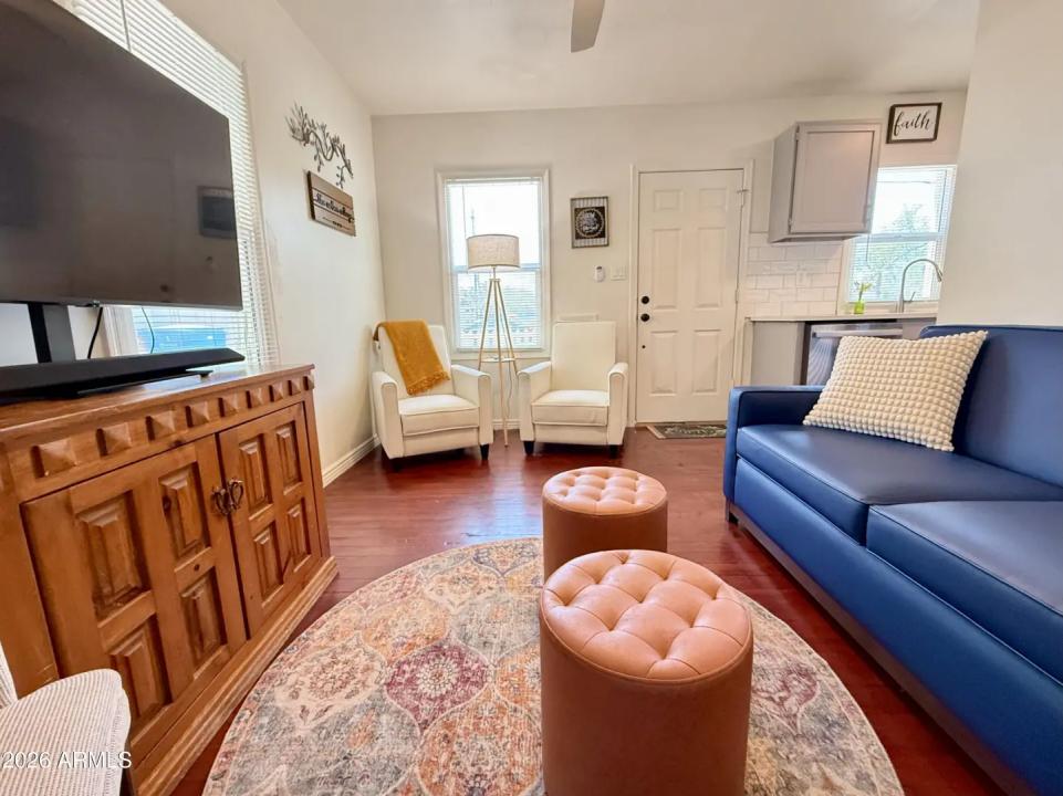 Real Estate Picture 5