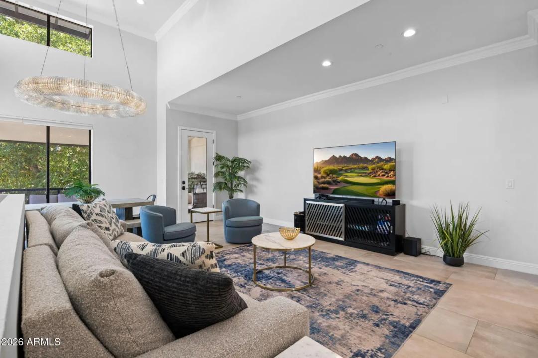 Real Estate Picture 4