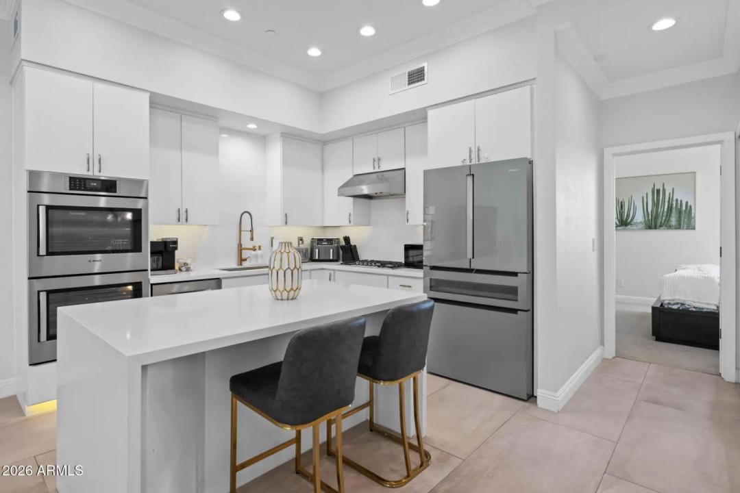 Real Estate Picture 7